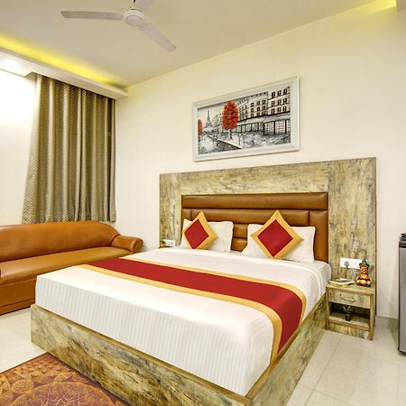 Gracious By Vishesh Hotels & Home Stay New Delhi Buitenkant foto