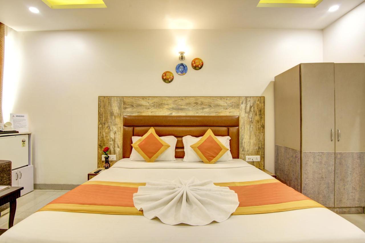 Gracious By Vishesh Hotels & Home Stay New Delhi Buitenkant foto