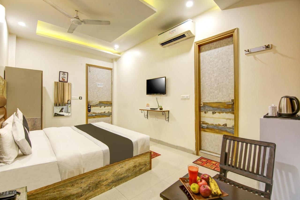 Gracious By Vishesh Hotels & Home Stay New Delhi Buitenkant foto