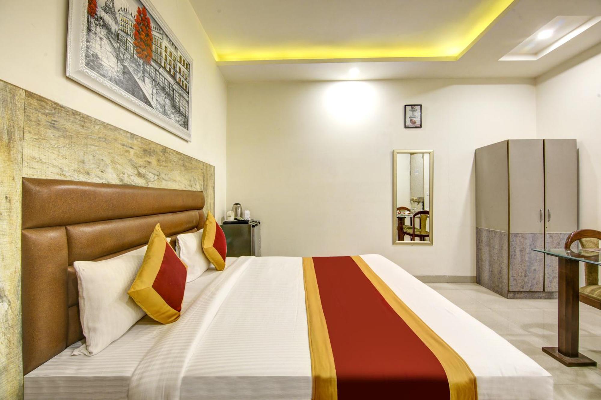 Gracious By Vishesh Hotels & Home Stay New Delhi Buitenkant foto