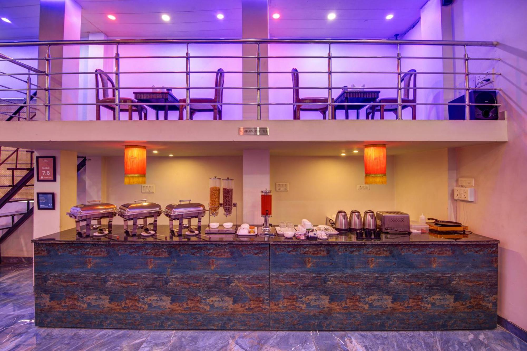 Gracious By Vishesh Hotels & Home Stay New Delhi Buitenkant foto