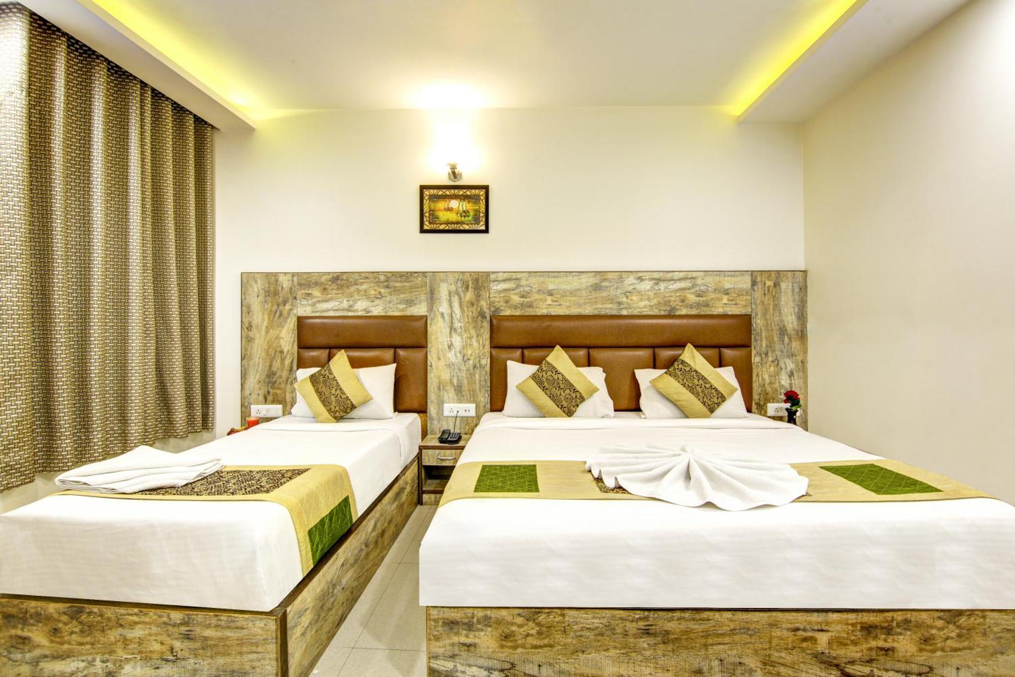 Gracious By Vishesh Hotels & Home Stay New Delhi Buitenkant foto
