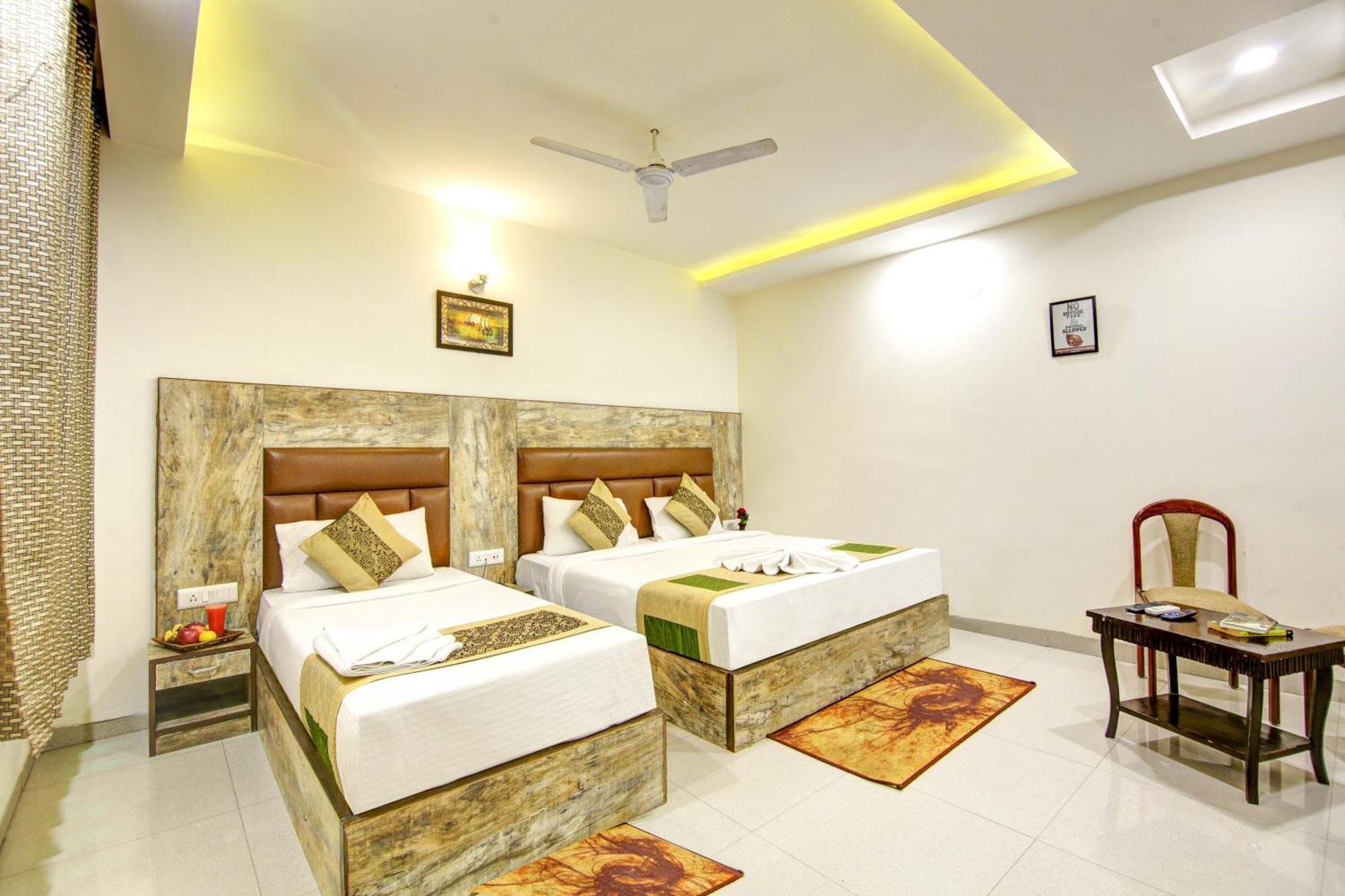 Gracious By Vishesh Hotels & Home Stay New Delhi Buitenkant foto