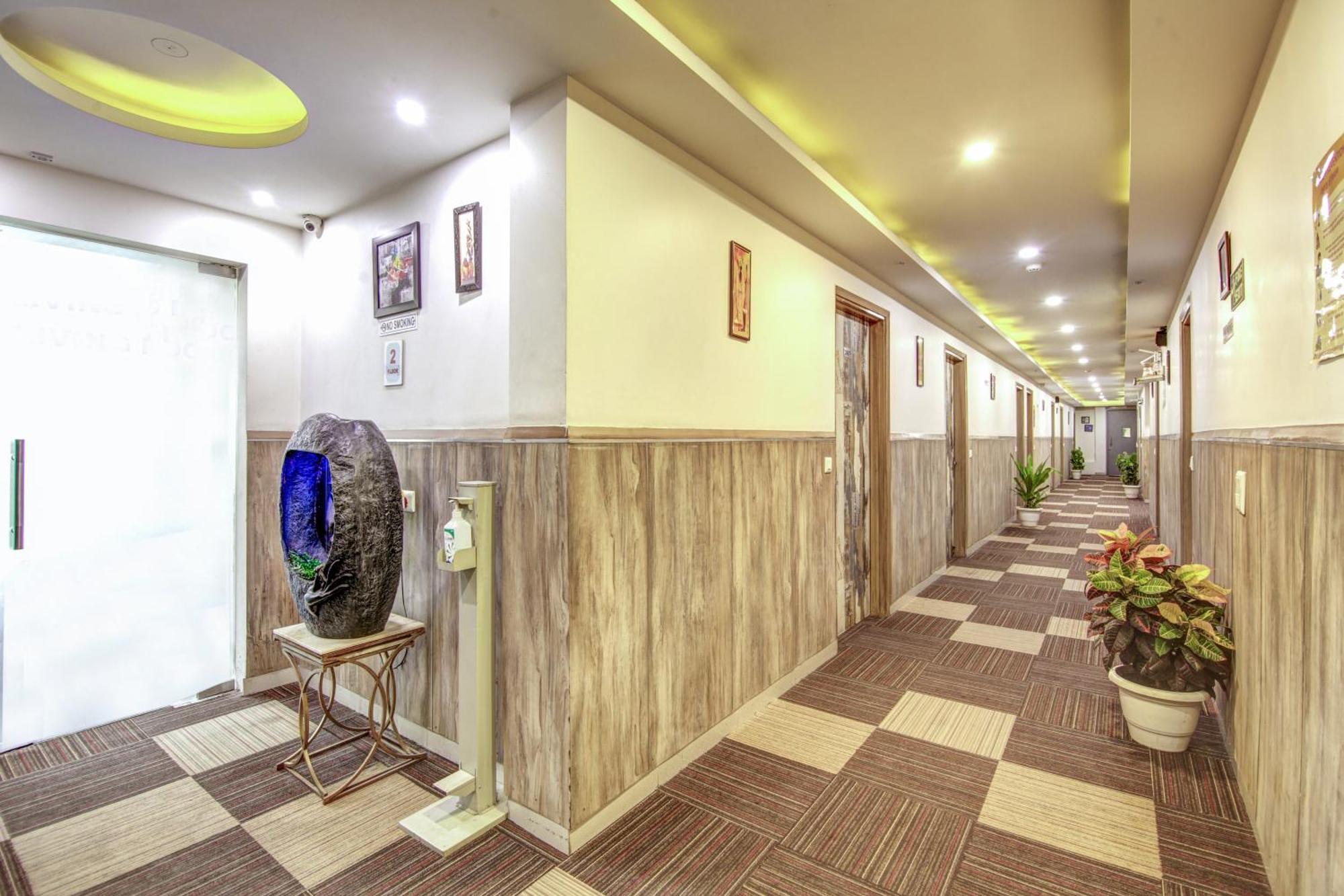 Gracious By Vishesh Hotels & Home Stay New Delhi Buitenkant foto